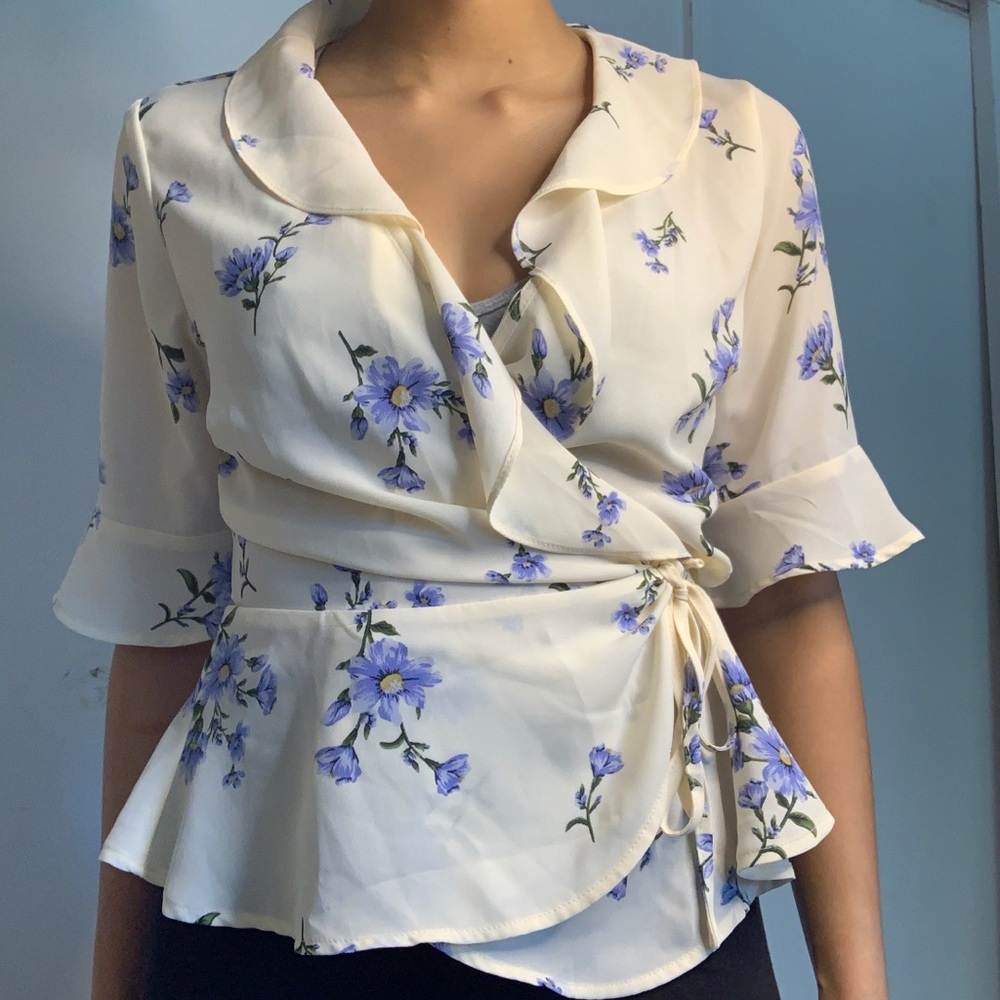 Wrap around flower top